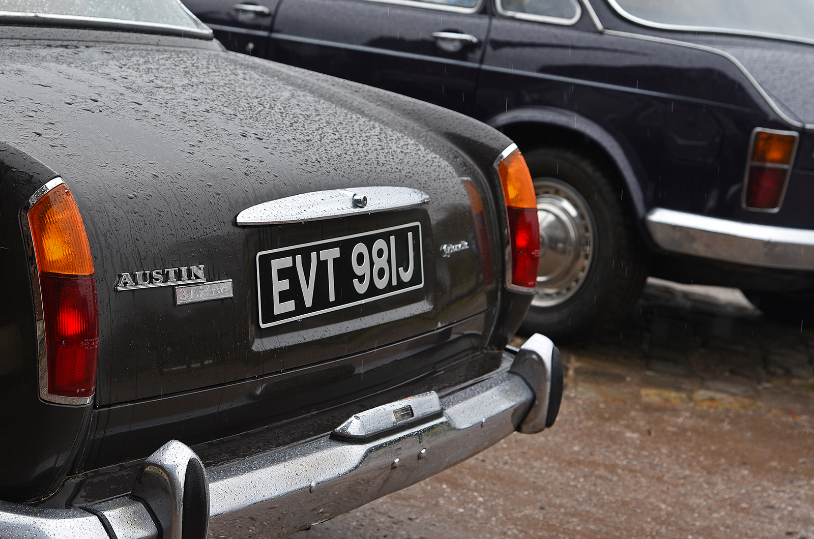 Classic & Sports Car - Austin 3 Litre vs Wolseley Six: affordable luxury