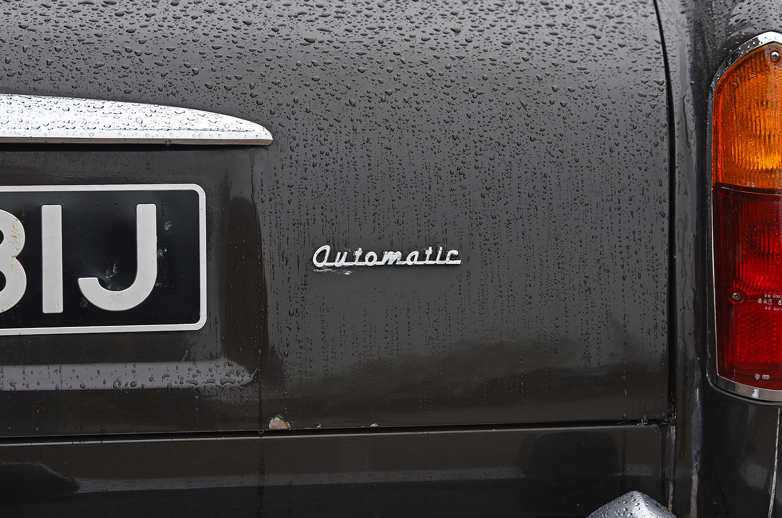 Classic & Sports Car - Austin 3 Litre vs Wolseley Six: affordable luxury