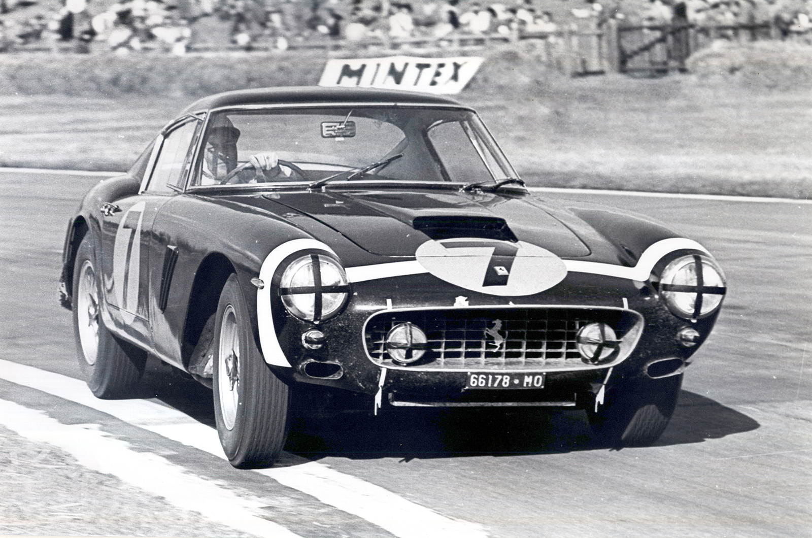 Classic & Sports Car – 75 years of Ferrari at Concours of Elegance