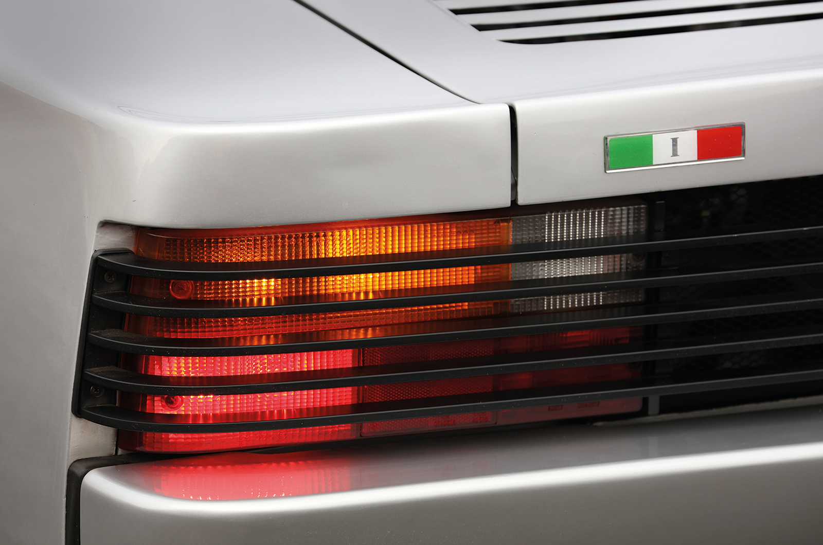 Classic & Sports Car - Ferrari Testarossa Spider: fit for a king