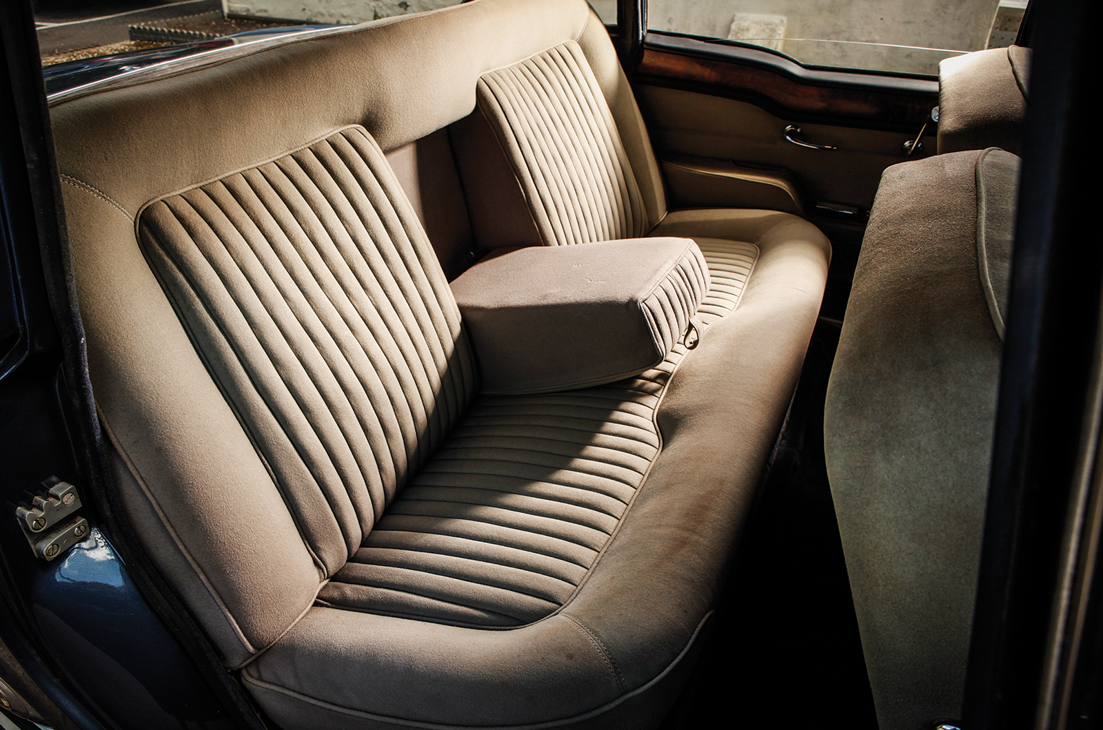 Classic & Sports Car - Humber Imperial vs Vanden Plas Princess 4 Litre R: to the manor borne