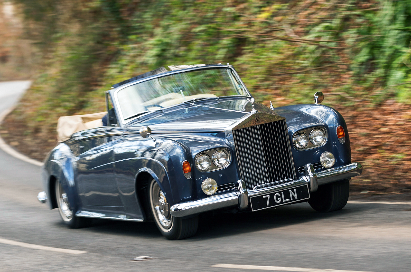 Classic & Sports Car - Rolls-Royce Silver Cloud III Adaptation Drophead Coupé vs Cadillac Series 62 Convertible Coupe: the sky is the limit
