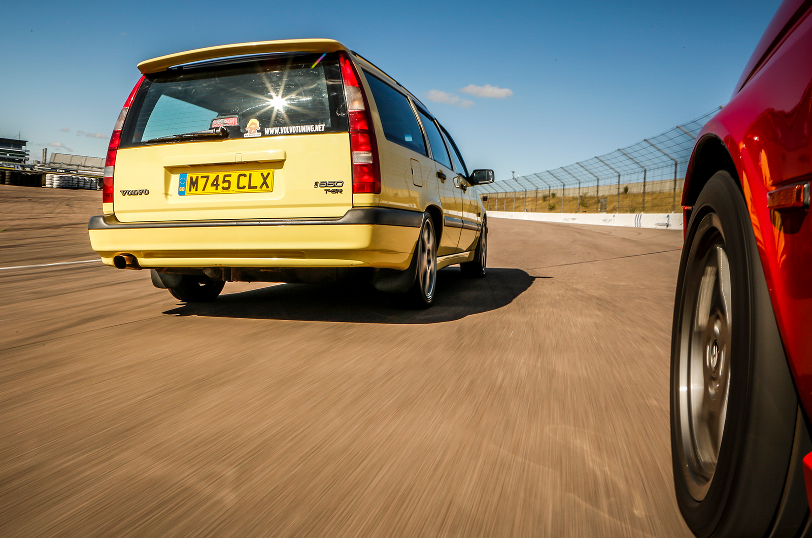 Classic & Sports Car - Race ready: Alfa Romeo 155 TS Silverstone vs Volvo 850 T-5R vs BMW 318iS