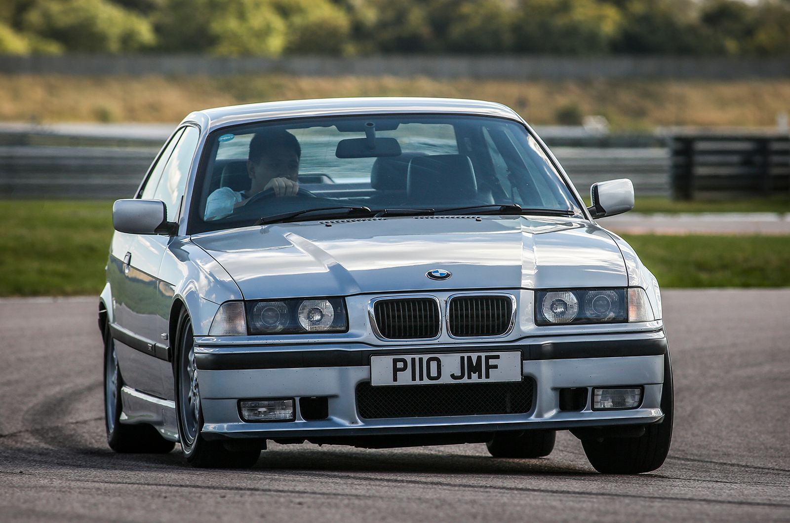 Classic & Sports Car - Race ready: Alfa Romeo 155 TS Silverstone vs Volvo 850 T-5R vs BMW 318iS