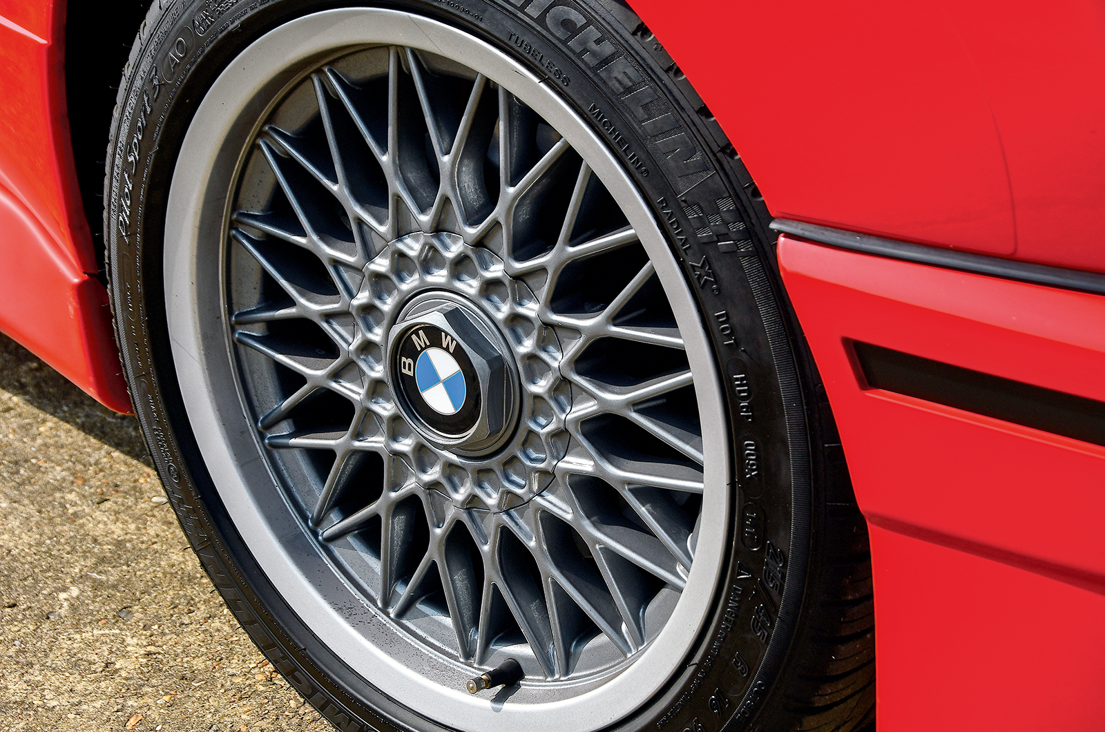 Classic & Sports Car - BMW M3s: maximum attack