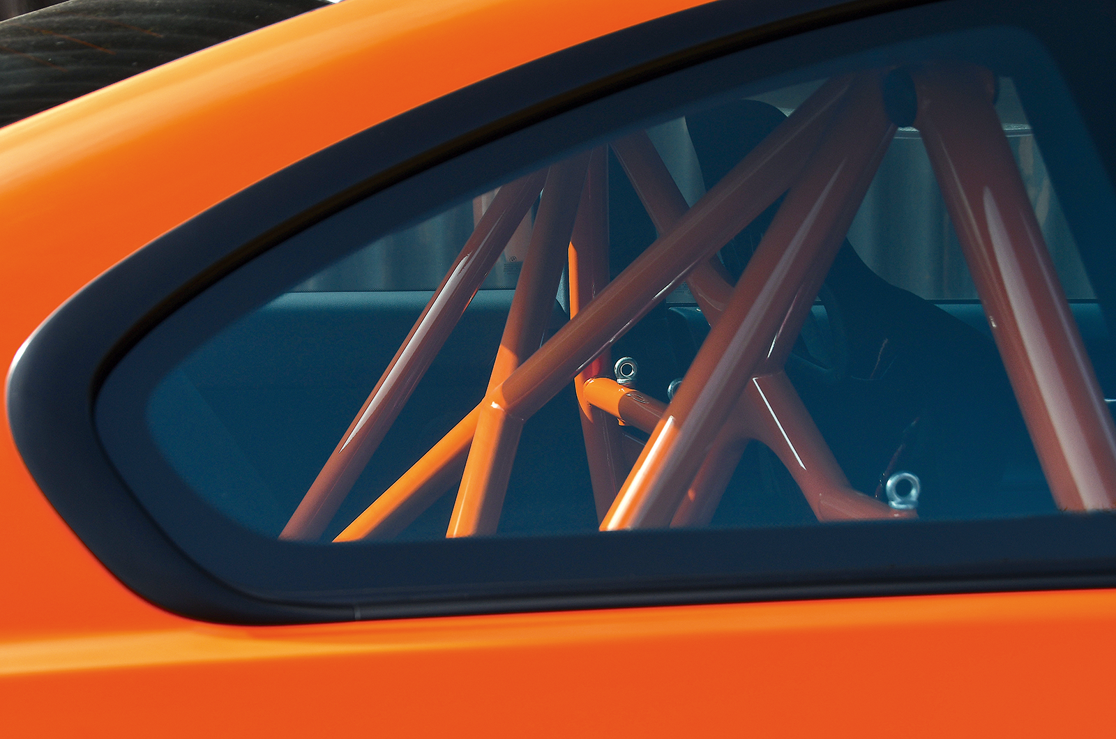 Classic & Sports Car - BMW M3s: maximum attack