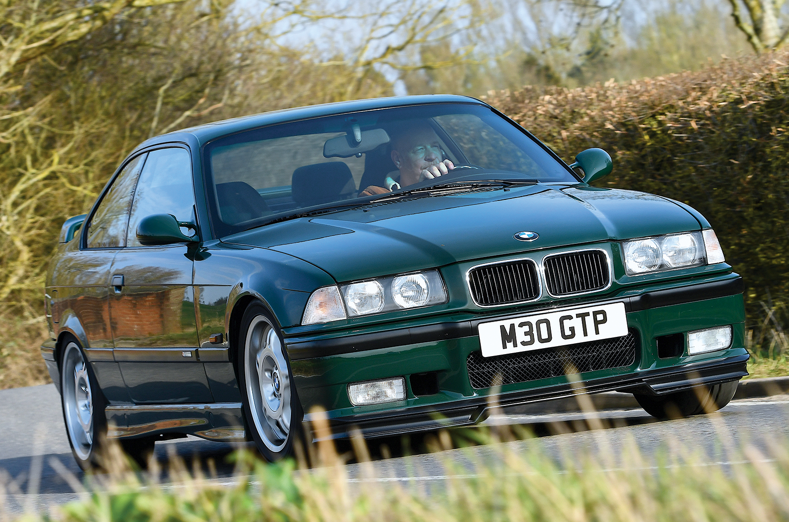 Classic & Sports Car - BMW M3s: maximum attack