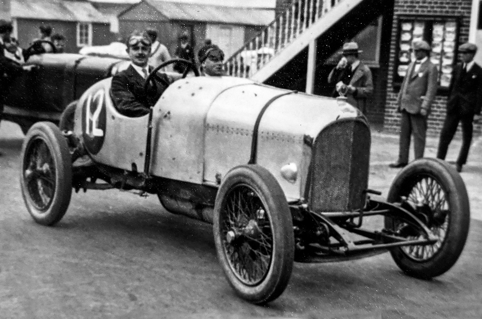 Classic & Sports Car - Bentley Super Sports: high-speed commute