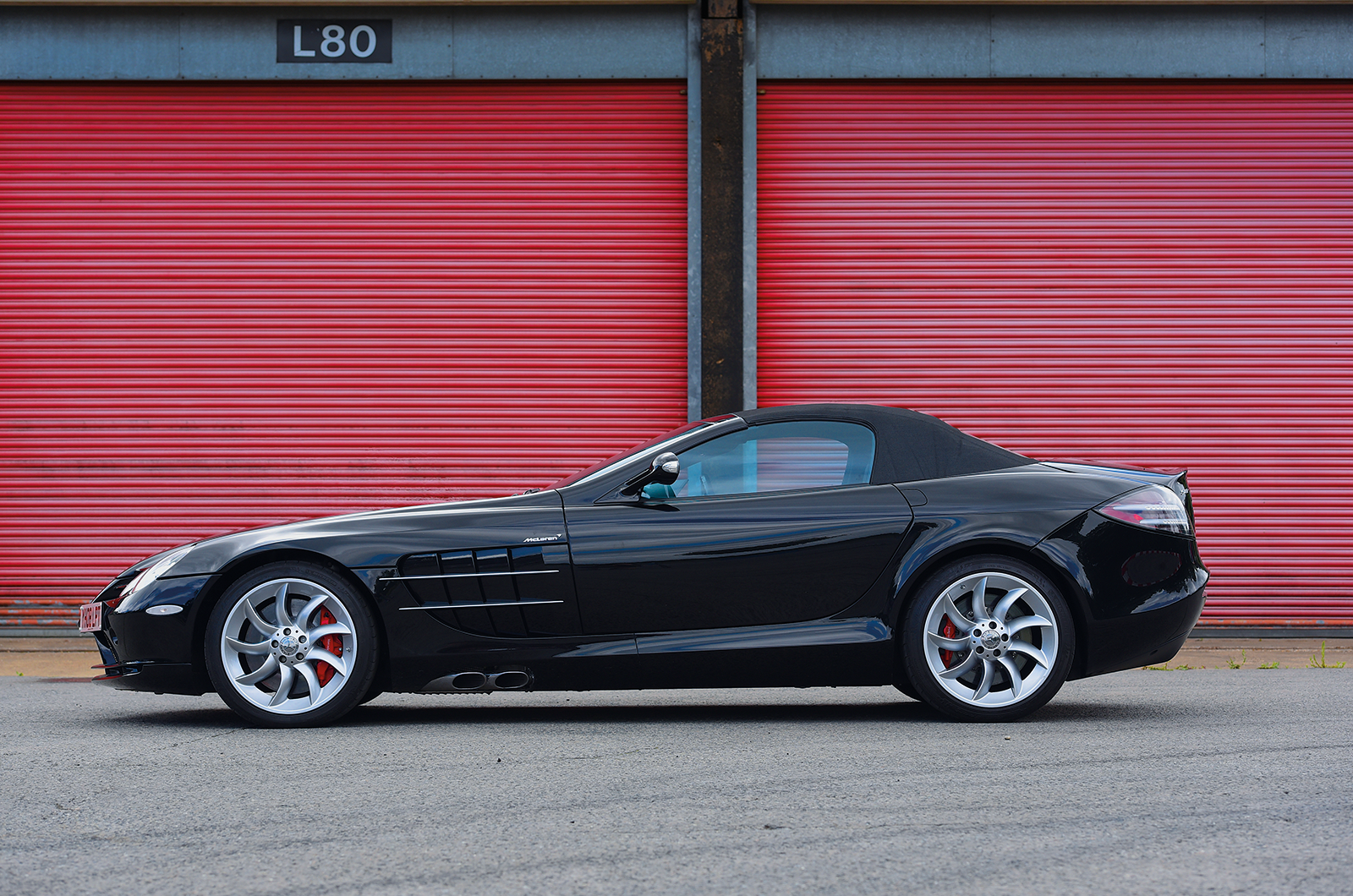 Classic & Sports Car - Mercedes-Benz SLR McLaren: identity crisis