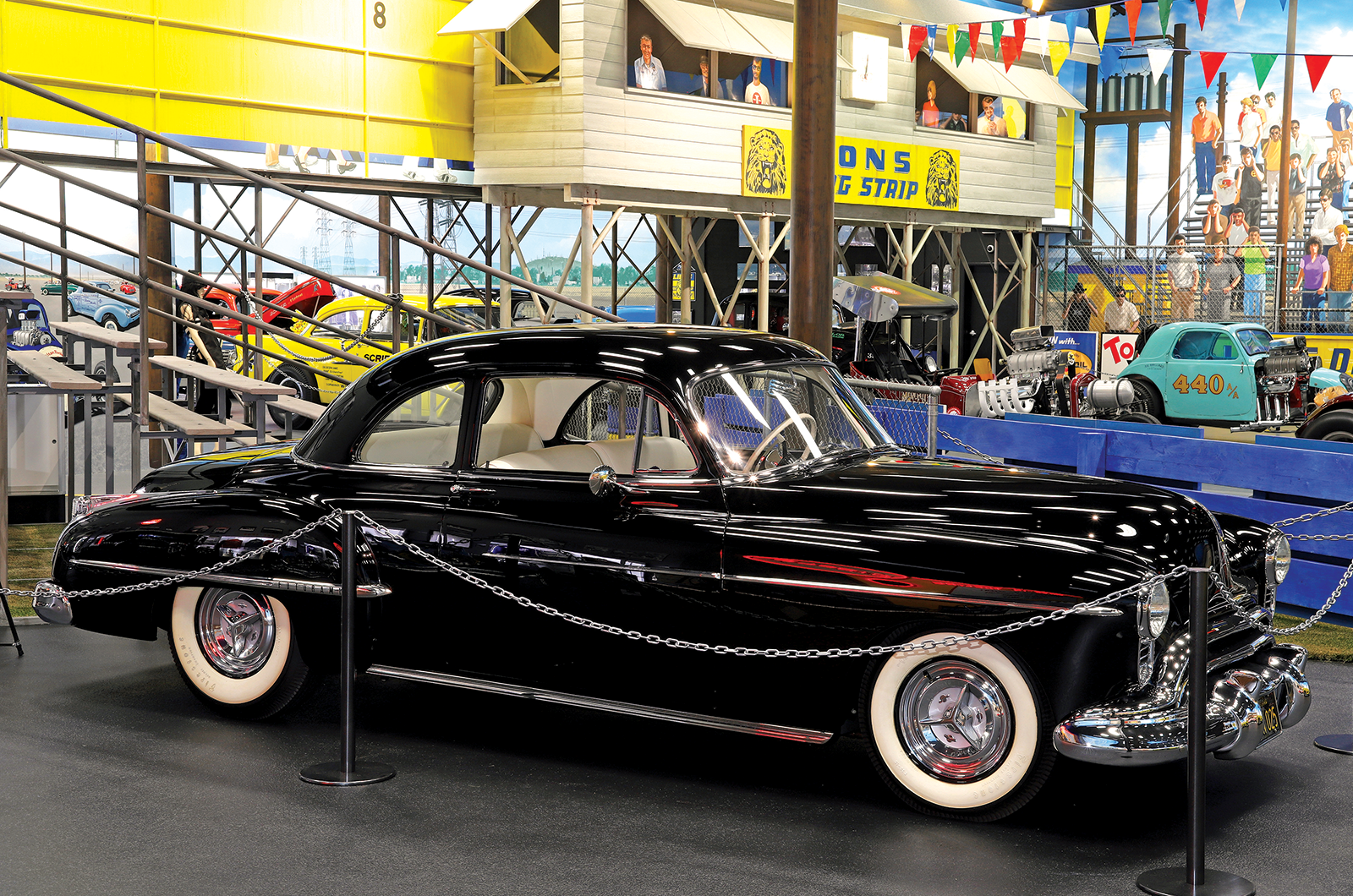 Classic & Sports Car - Classic shrine: Lions Drag Strip Museum