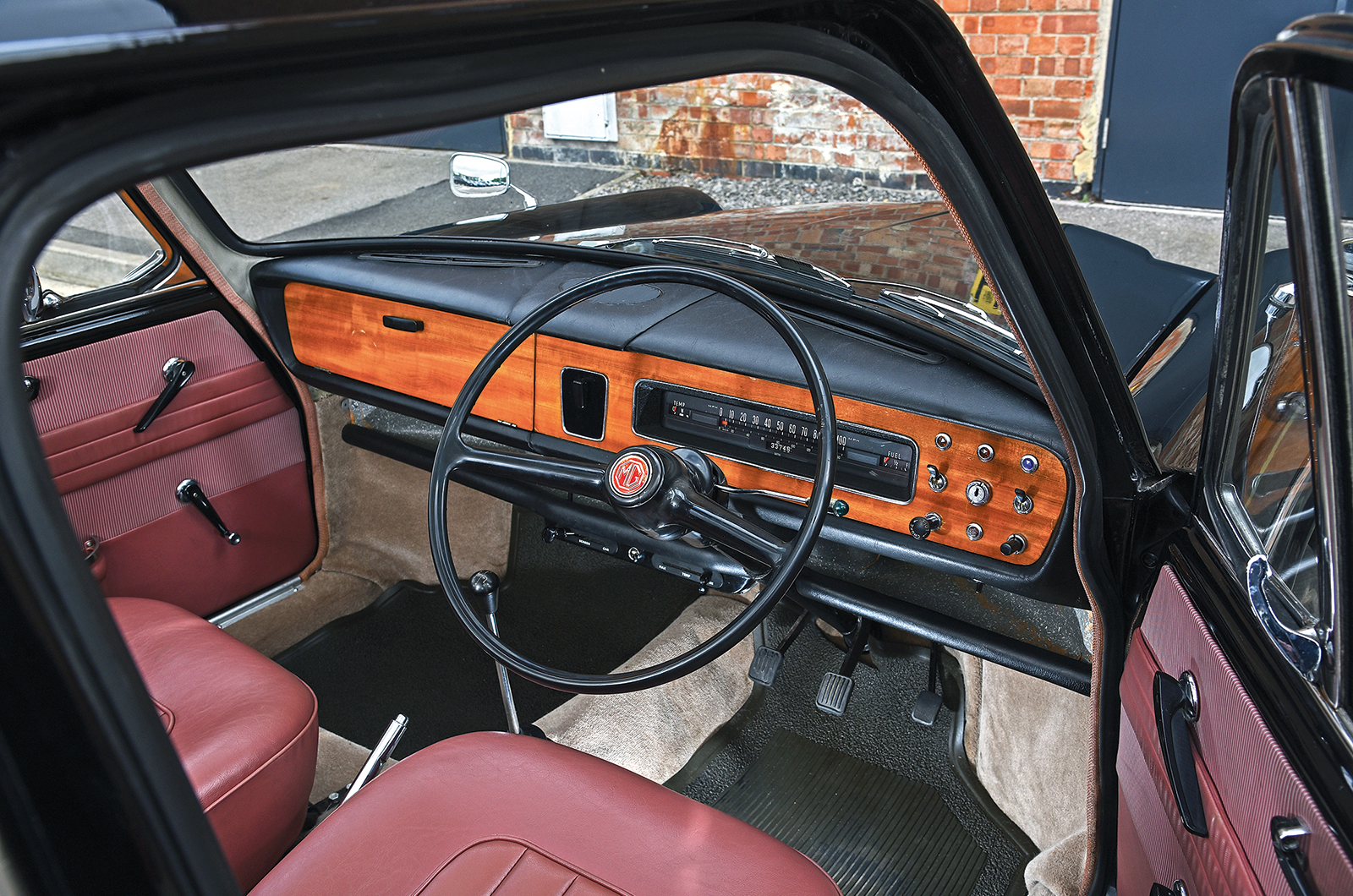 Classic & Sports Car - BMC ADO16: lateral thinking