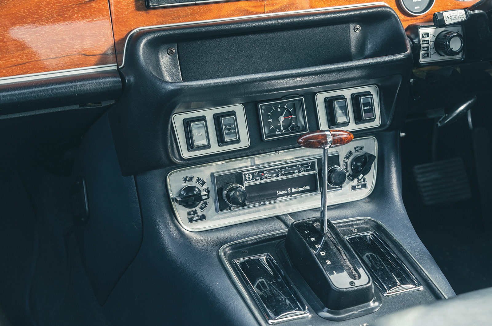 Classic & Sports Car – Rolls-Royce Silver Shadow II vs Cadillac Seville vs Jaguar XJ12 LWB: game of thrones