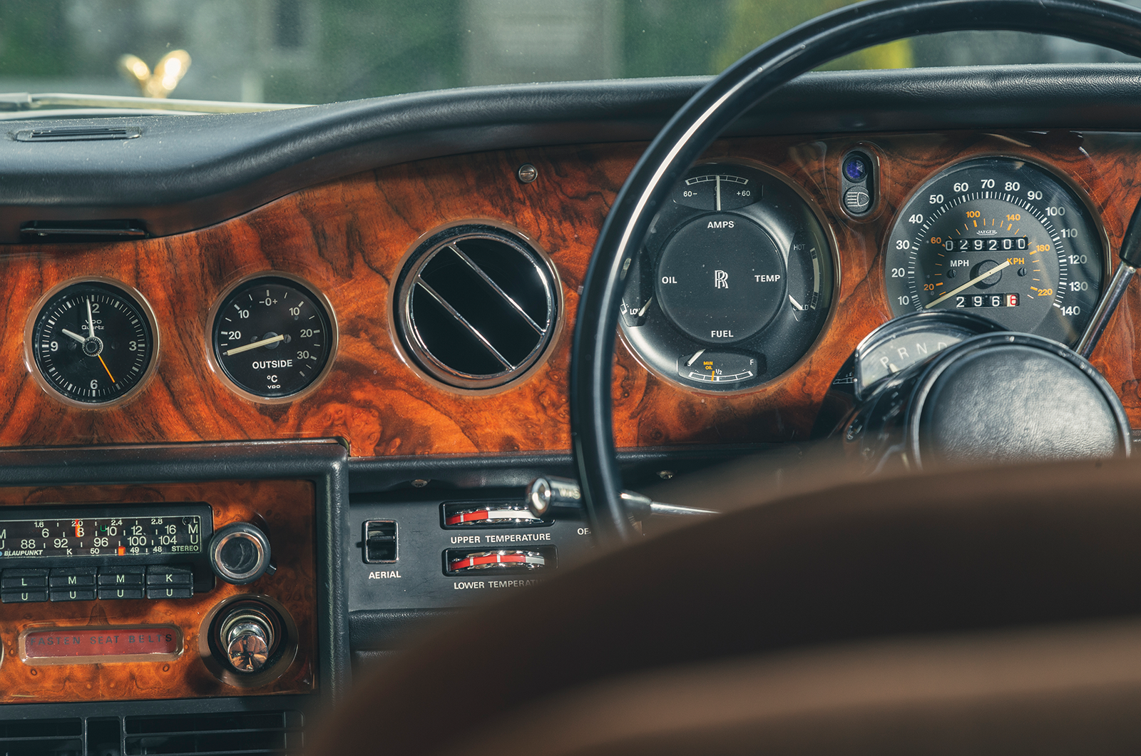 Classic & Sports Car – Rolls-Royce Silver Shadow II vs Cadillac Seville vs Jaguar XJ12 LWB: game of thrones