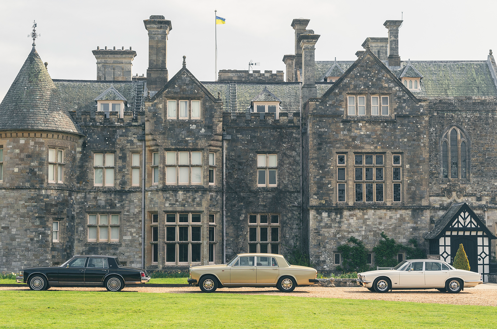 Classic & Sports Car – Rolls-Royce Silver Shadow II vs Cadillac Seville vs Jaguar XJ12 LWB: game of thrones