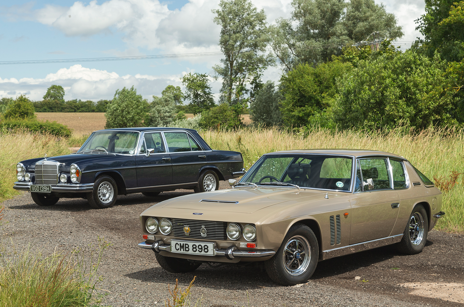 Classic & Sports Car - Mercedes-Benz 300SEL 6.3 vs Jensen FF: inconspicuous consumption