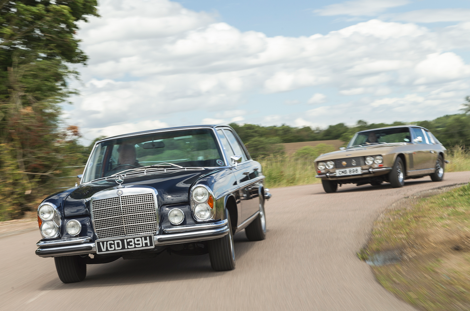 Classic & Sports Car - Mercedes-Benz 300SEL 6.3 vs Jensen FF: inconspicuous consumption