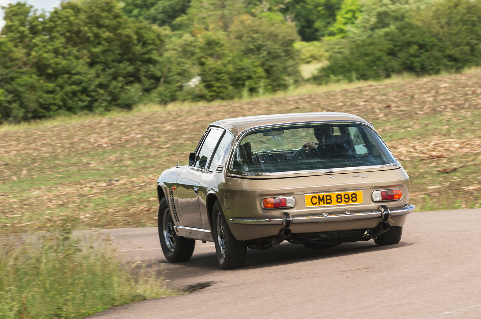 Classic & Sports Car - Mercedes-Benz 300SEL 6.3 vs Jensen FF: inconspicuous consumption