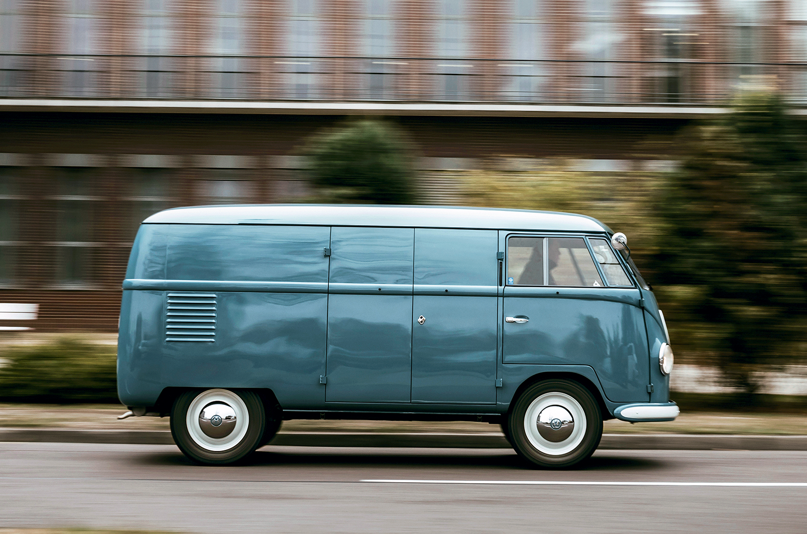 Classic & Sports Car – Volkswagen Beetle: Wolfsburg’s miracle car