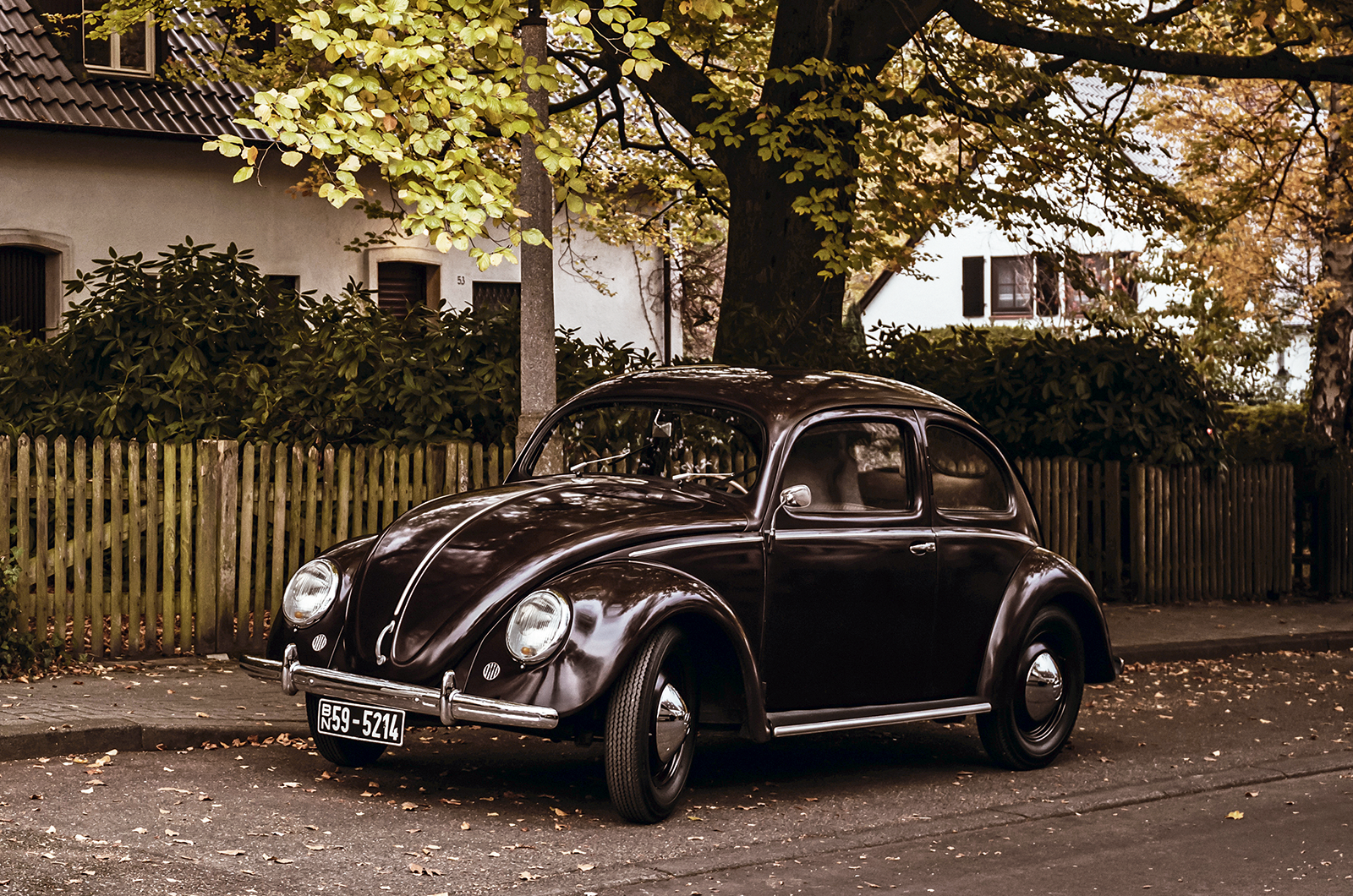 Classic & Sports Car – Volkswagen Beetle: Wolfsburg’s miracle car