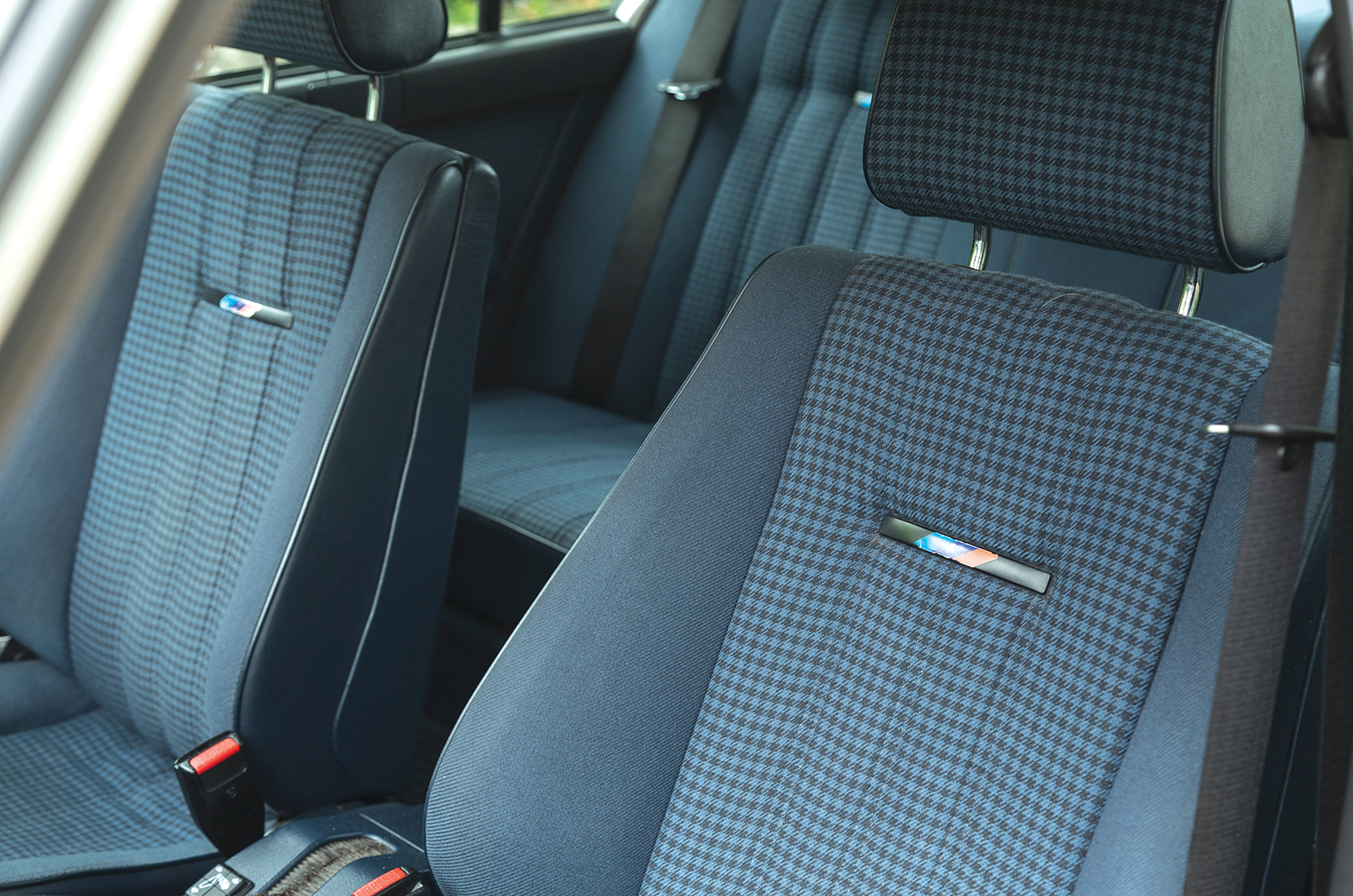 Classic & Sports Car – Dial M for more: BMW E24 M635CSi vs E28 M5