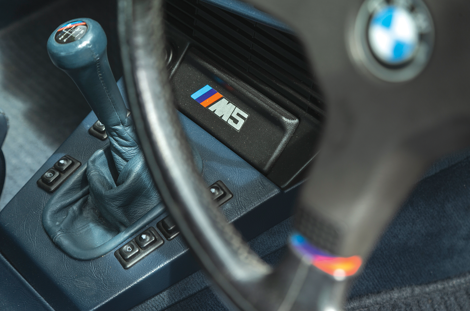 Classic & Sports Car – Dial M for more: BMW E24 M635CSi vs E28 M5
