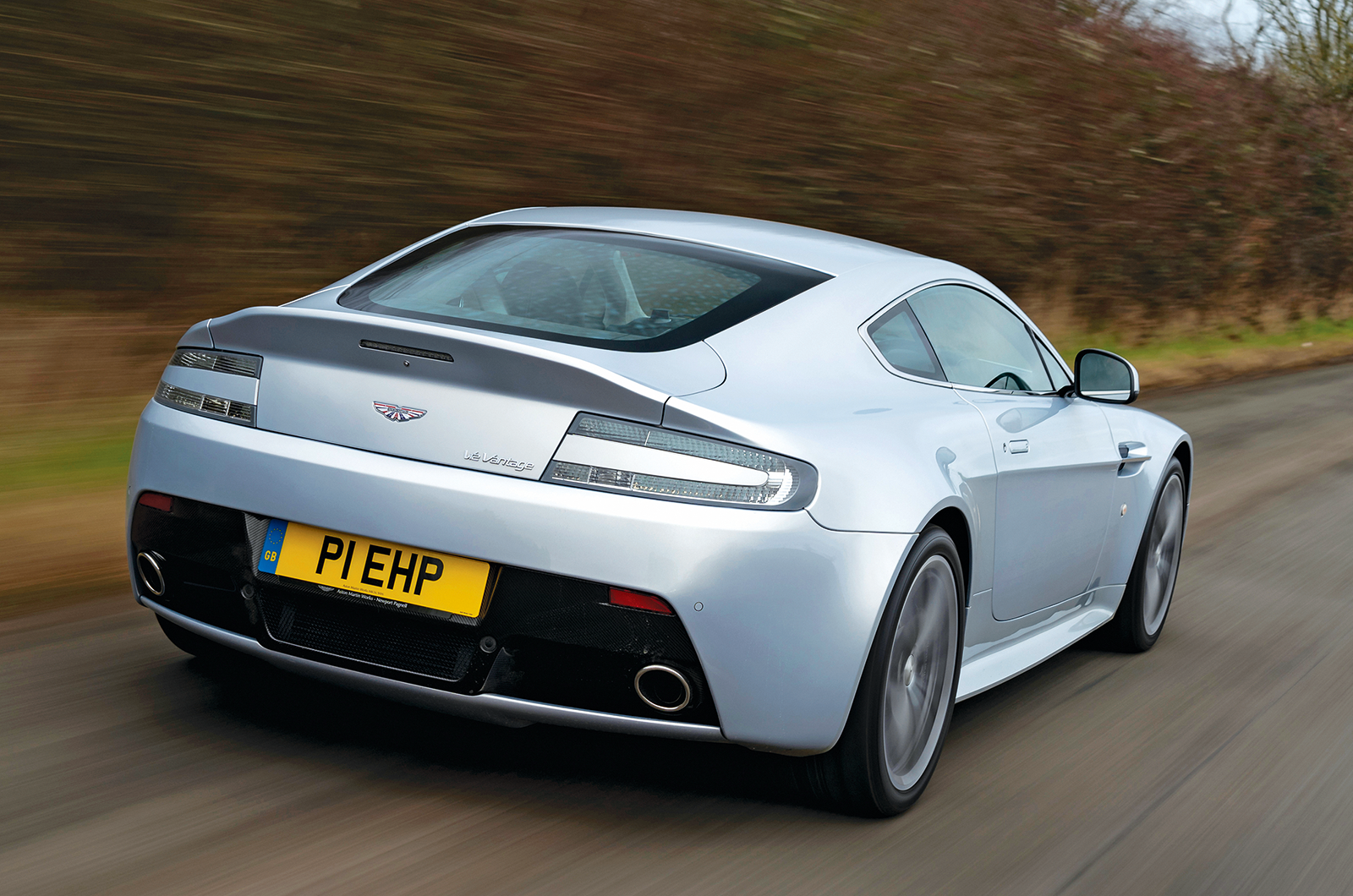 Classic & Sports Car – Aston Martin V12 Vantage vs V12 Vantage S: the brawn legacy