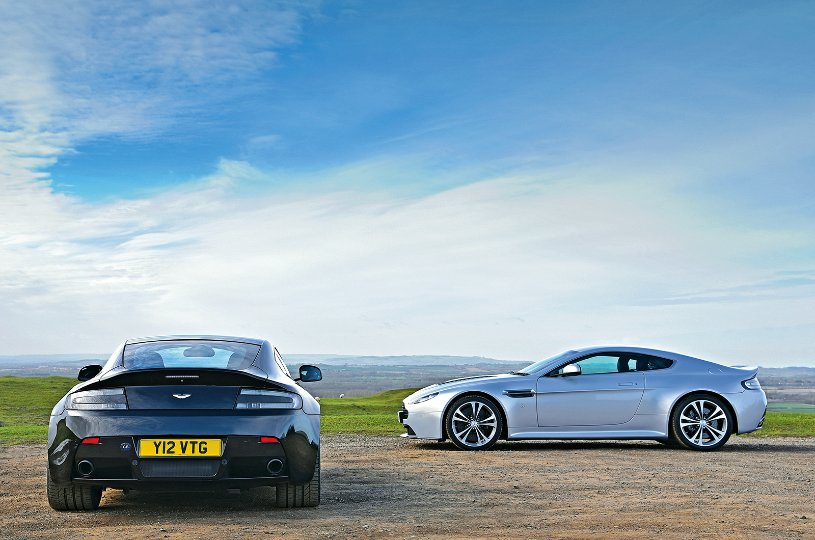 Classic & Sports Car – Aston Martin V12 Vantage vs V12 Vantage S: the brawn legacy