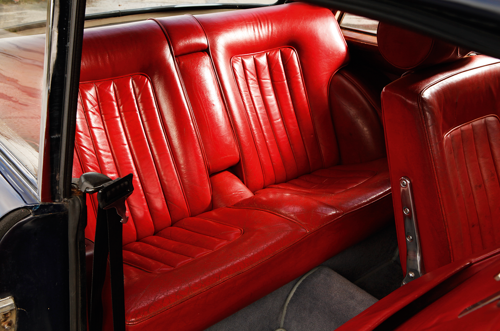 Classic & Sports Car – Bristol 410 vs Jensen C-V8: revolutionary rebels