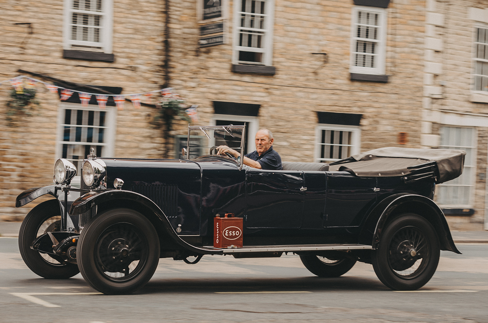 Classic & Sports Car – Derek Mathewson: behind the garage doors