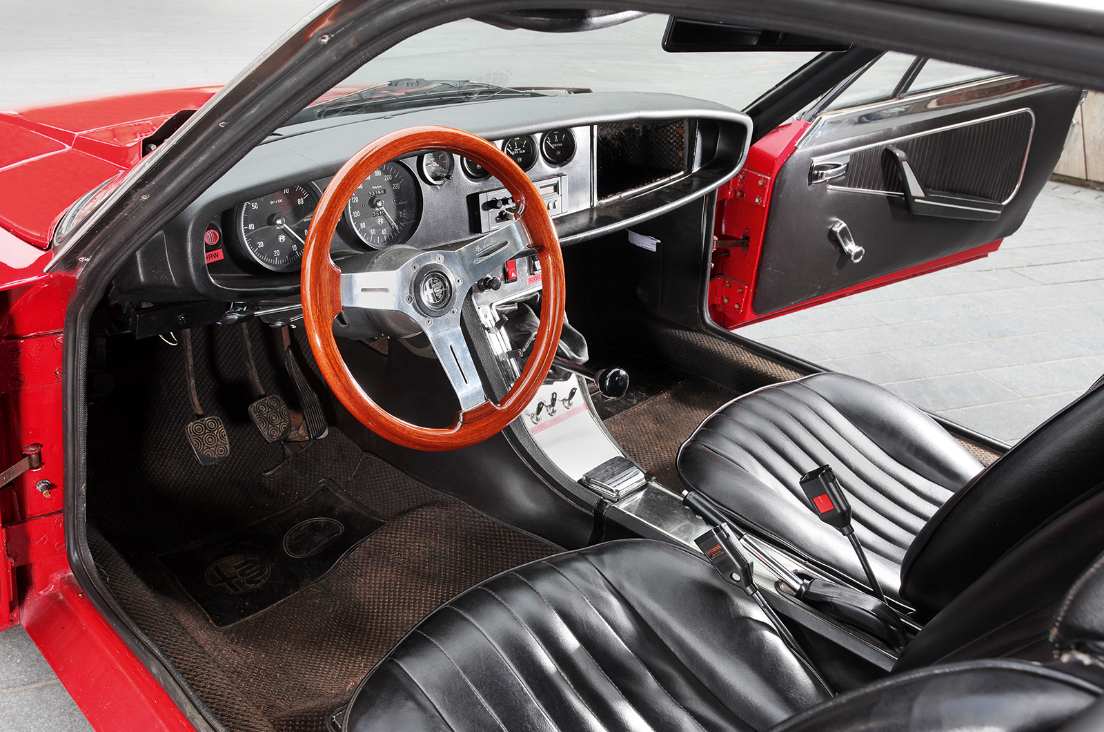 Classic & Sports Car – Lancia Fulvia Sport vs Alfa Romeo Junior Zagato: premium blend