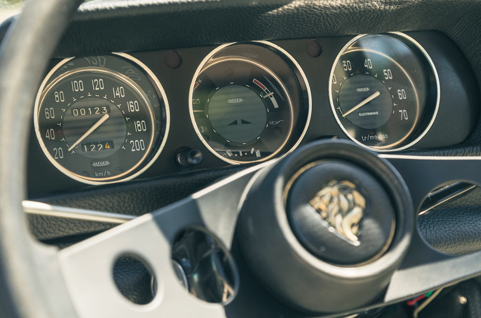 Classic & Sports Car – Peugeot 504s: Sochaux’s Pininfarina reunion