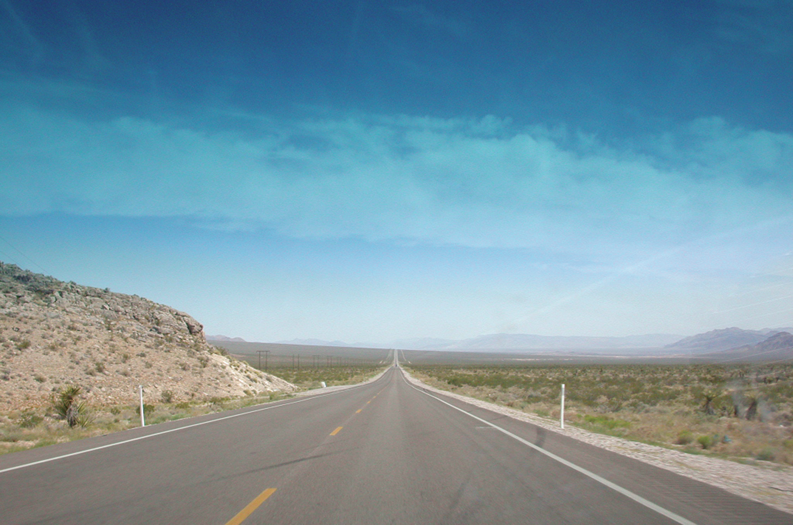 Classic & Sports Car – Reliving a wild road race in a classic Lotus Carlton