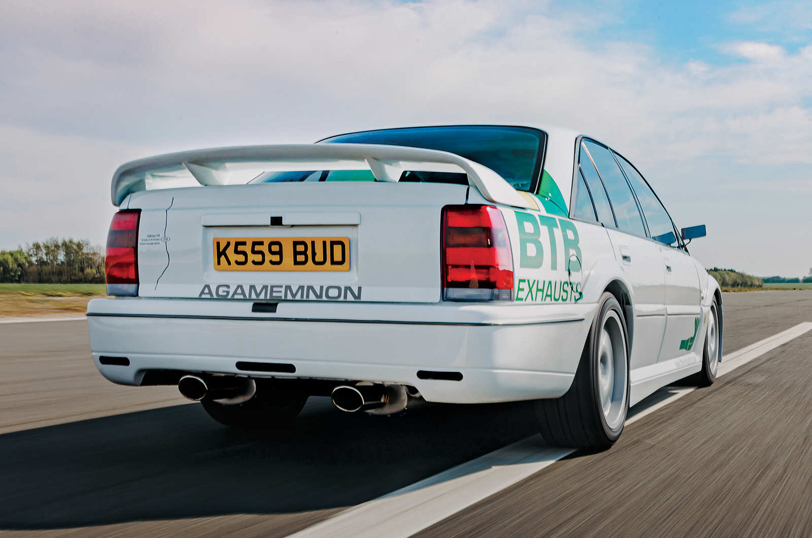 Classic & Sports Car – Reliving a wild road race in a classic Lotus Carlton