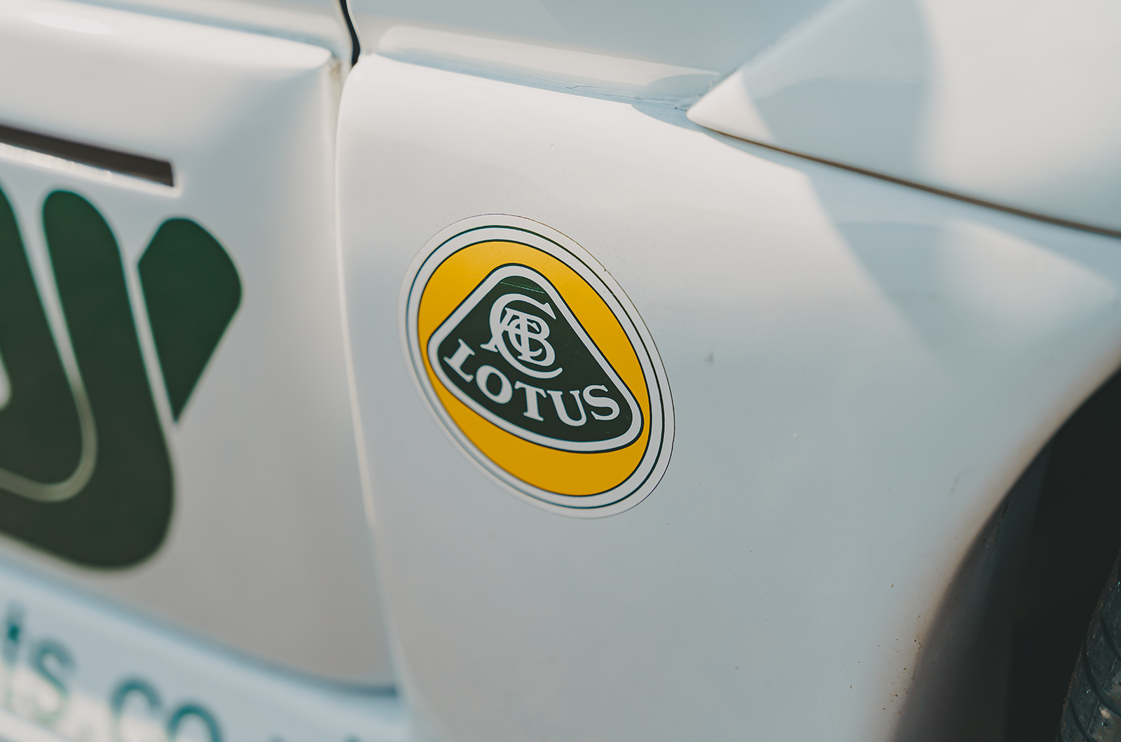 Classic & Sports Car – Reliving a wild road race in a classic Lotus Carlton