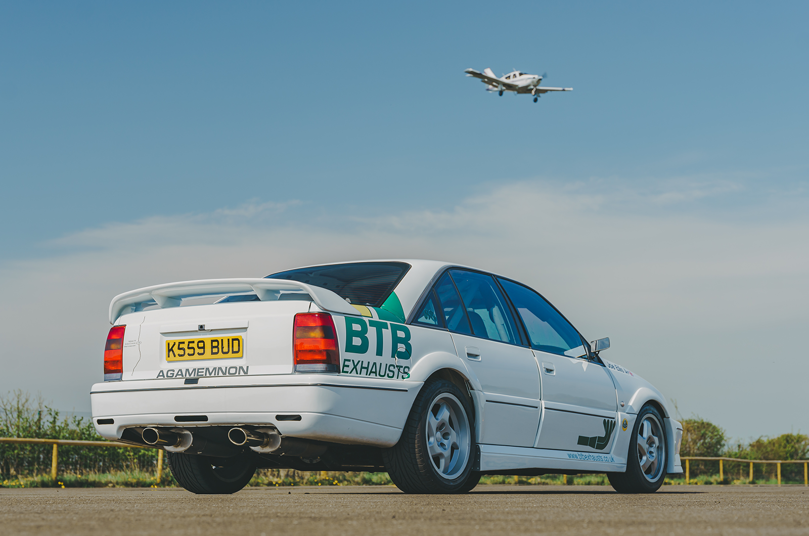 Classic & Sports Car – Reliving a wild road race in a classic Lotus Carlton