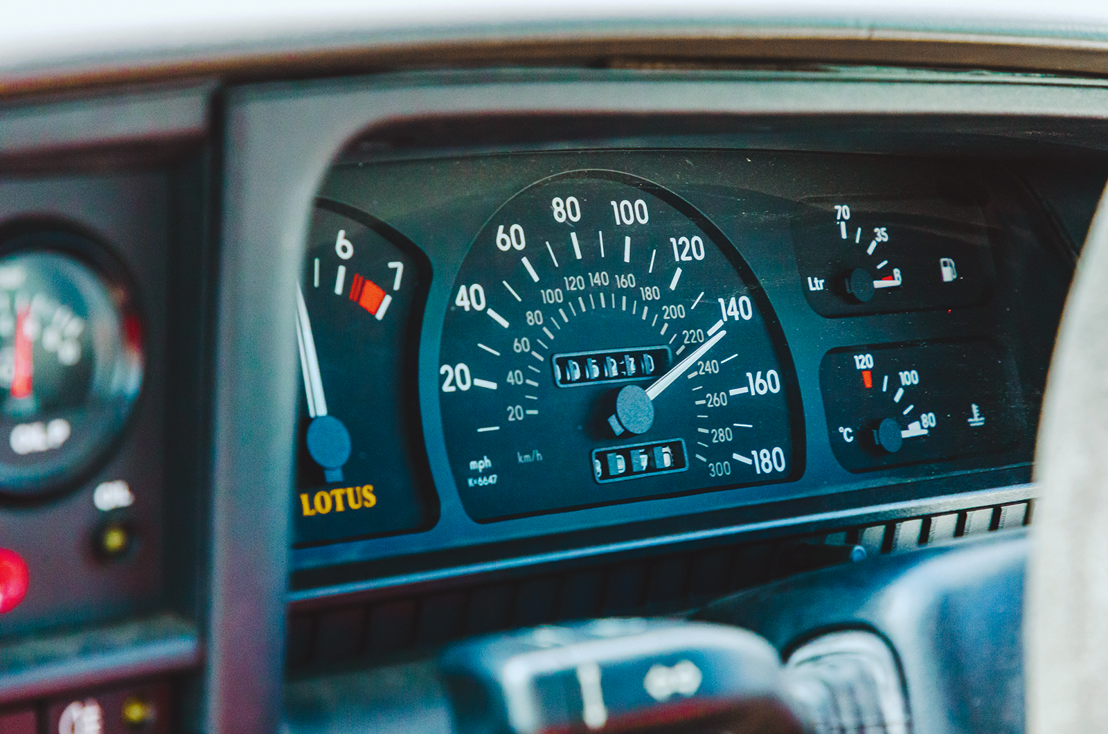 Classic & Sports Car – Reliving a wild road race in a classic Lotus Carlton