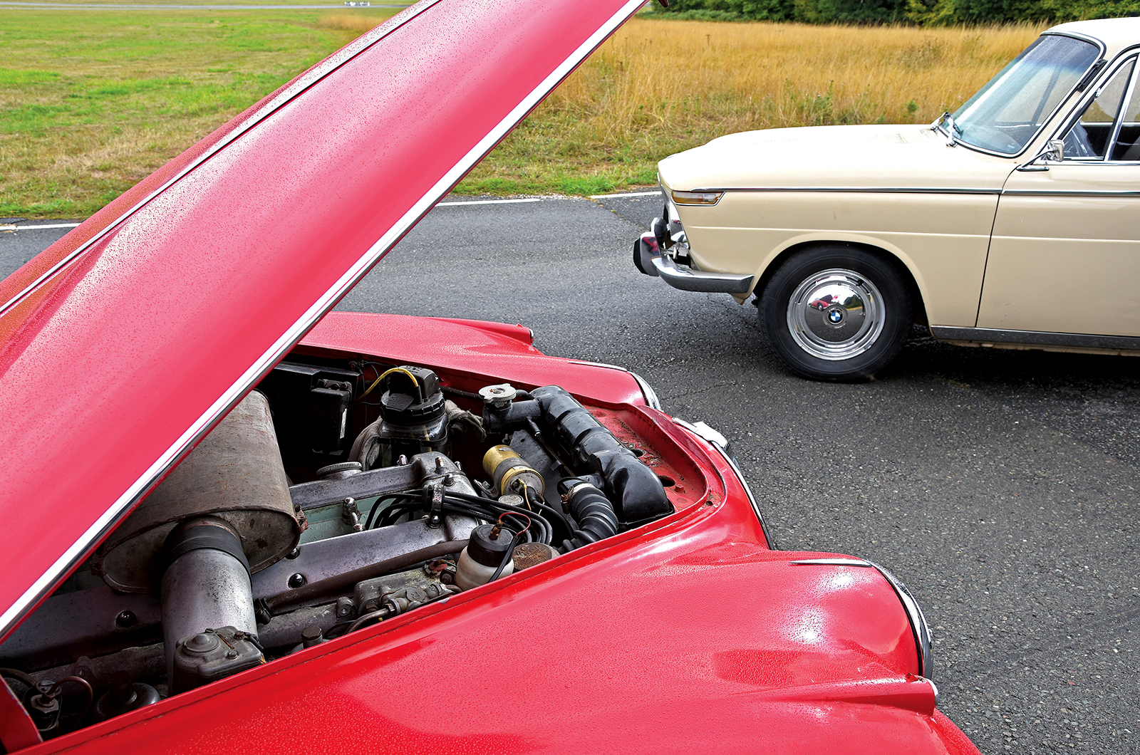 Classic & Sports Car – Jaguar Mk2 2.4 vs BMW 1800 vs Alfa Romeo 1300 TI: continental challenge