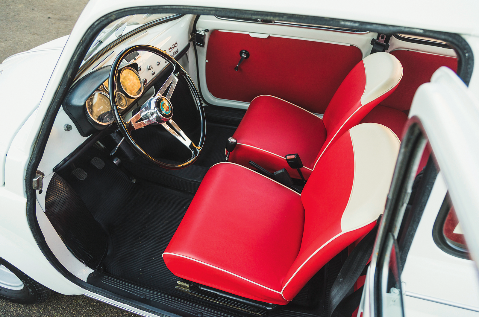 Classic & Sports Car – Abarth 695 SS vs Giannini 500TV: baby dragons