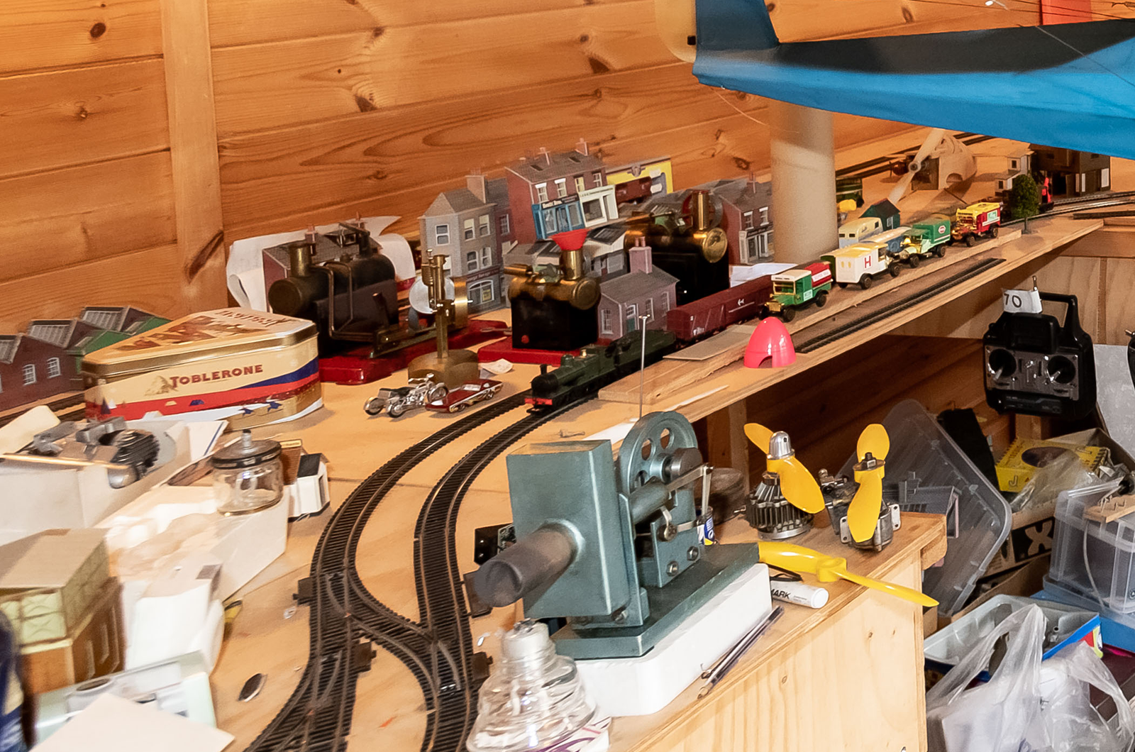 Classic & Sports Car – Also in my garage: miniature aircraft engines