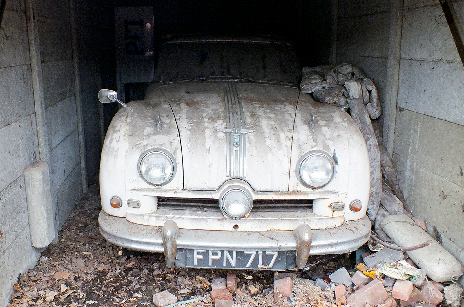 Classic & Sports Car – Austin A90 Atlantic: one for the album