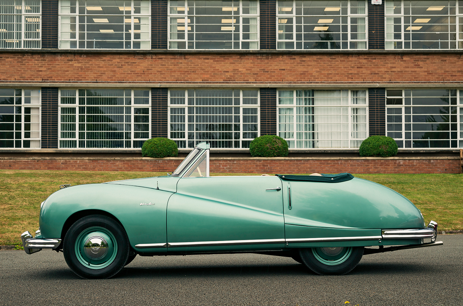 Classic & Sports Car – Austin A90 Atlantic: one for the album