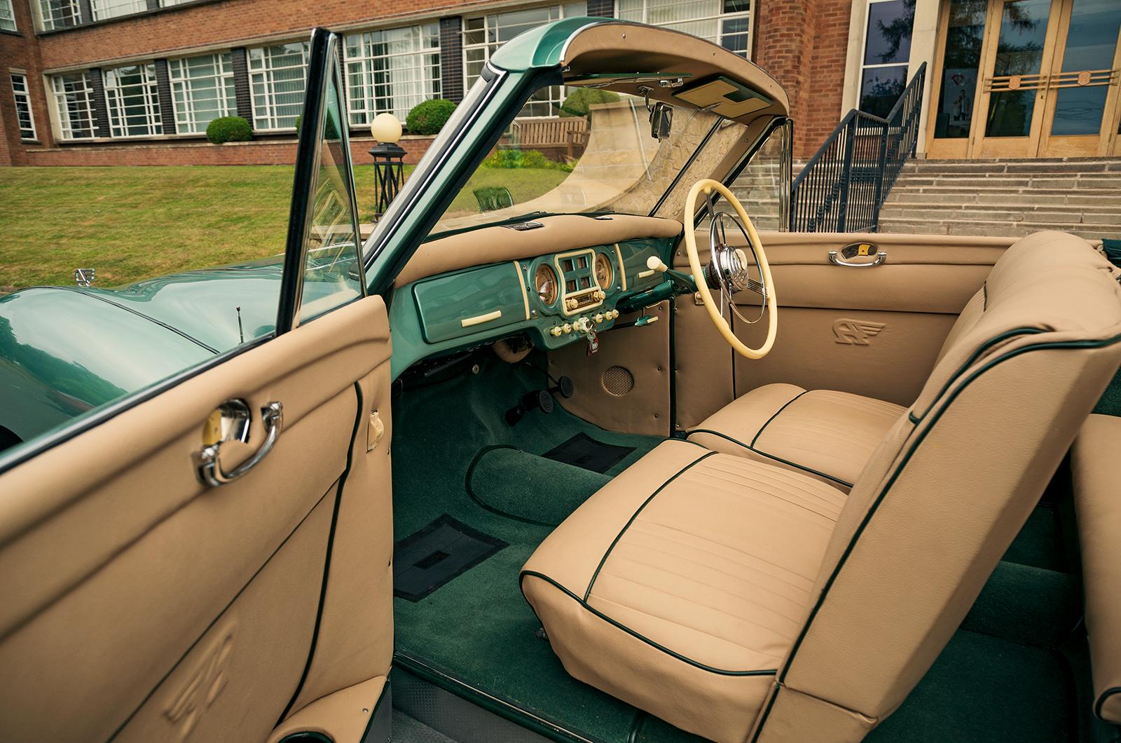 Classic & Sports Car – Austin A90 Atlantic: one for the album