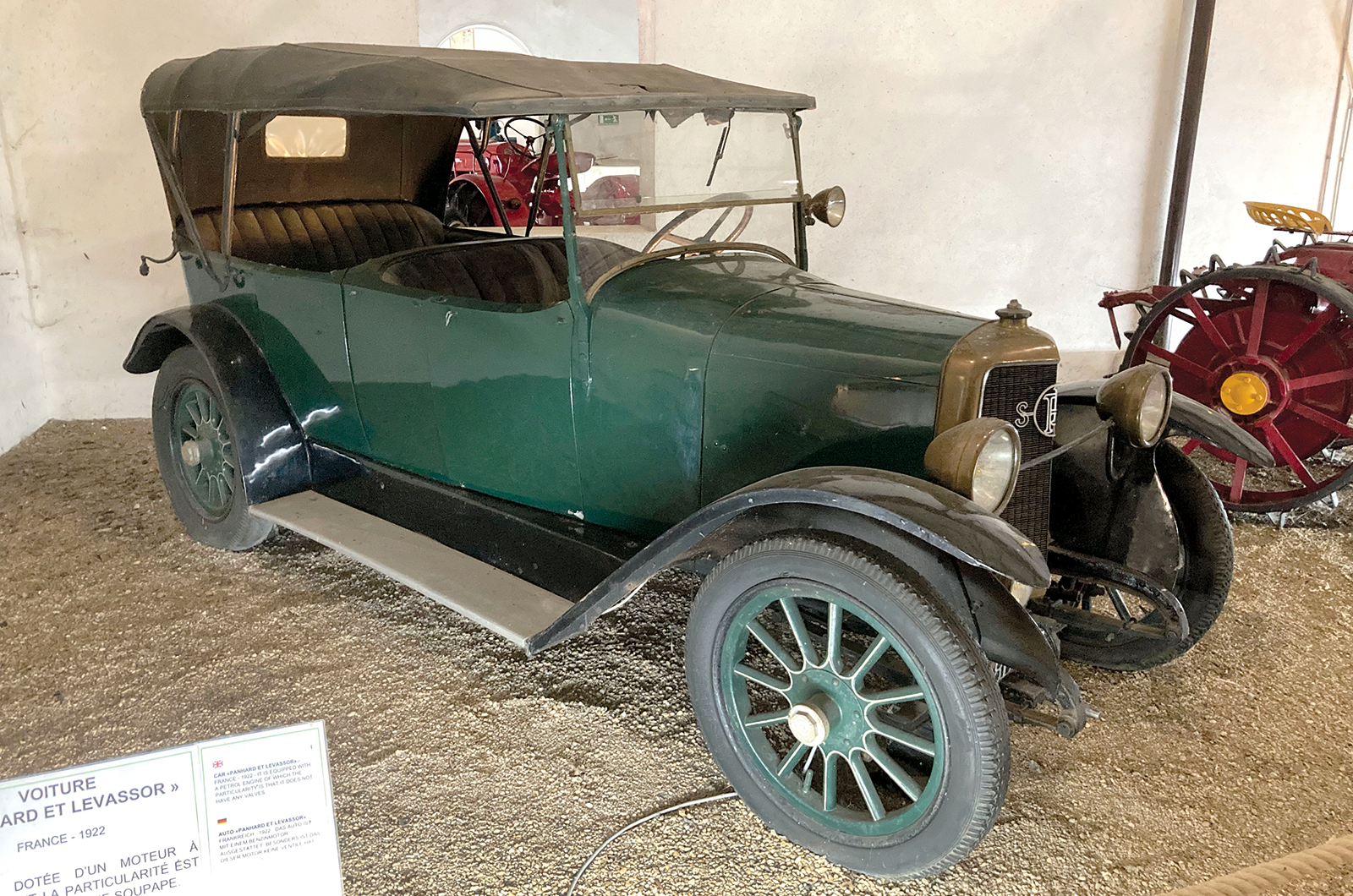 Classic & Sports Car – Classic shrine: Musée Maurice Dufresne