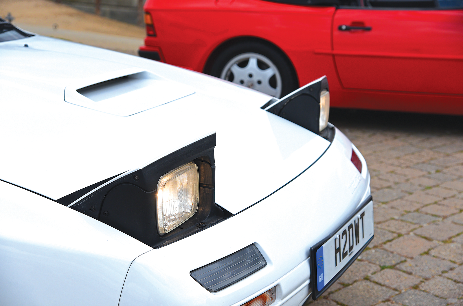 Classic & Sports Car – Mazda FC RX-7 Cabriolet vs Porsche 944 S2 Cabriolet: blue sky thinking