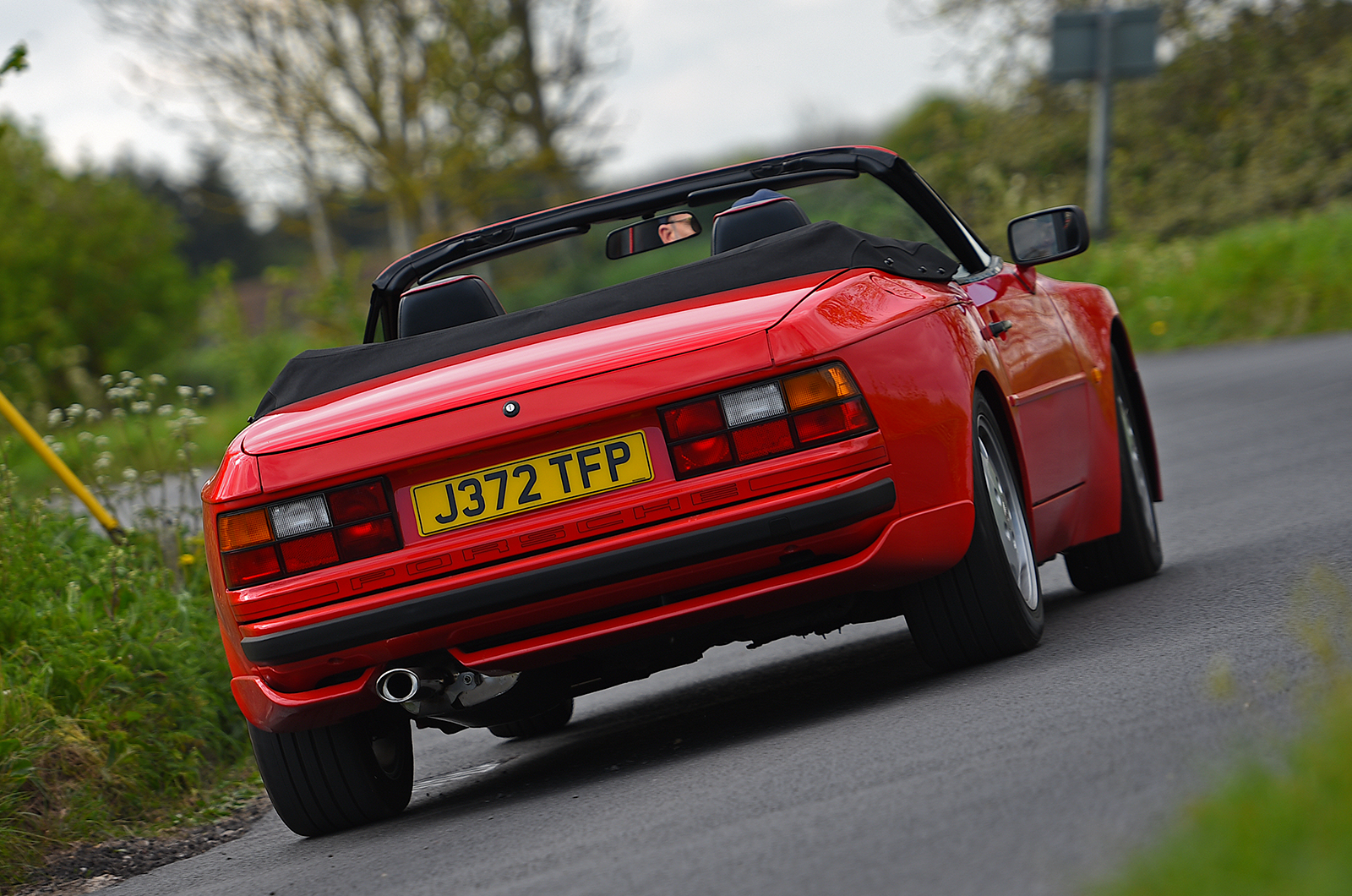 Classic & Sports Car – Mazda FC RX-7 Cabriolet vs Porsche 944 S2 Cabriolet: blue sky thinking
