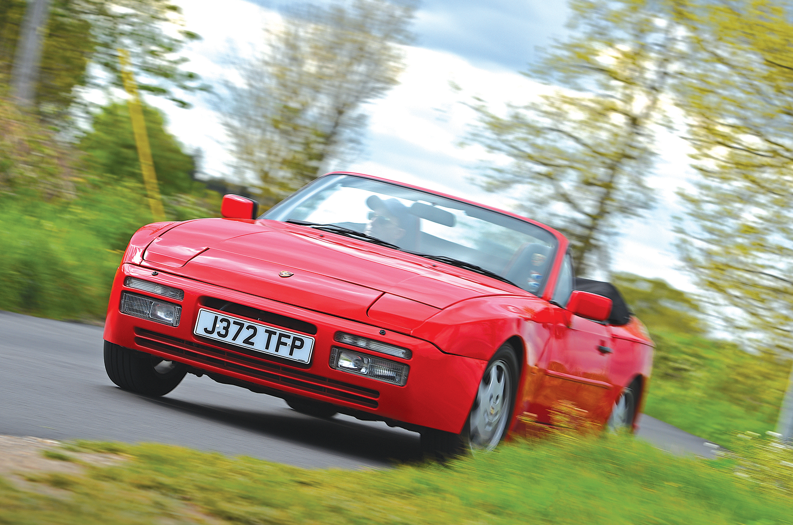 Classic & Sports Car – Mazda FC RX-7 Cabriolet vs Porsche 944 S2 Cabriolet: blue sky thinking