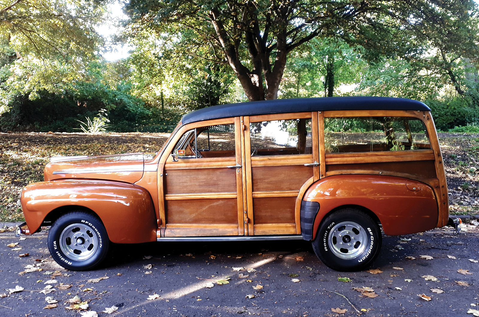 Classic & Sports Car – Your classic: Ford V8 Super Deluxe woodie