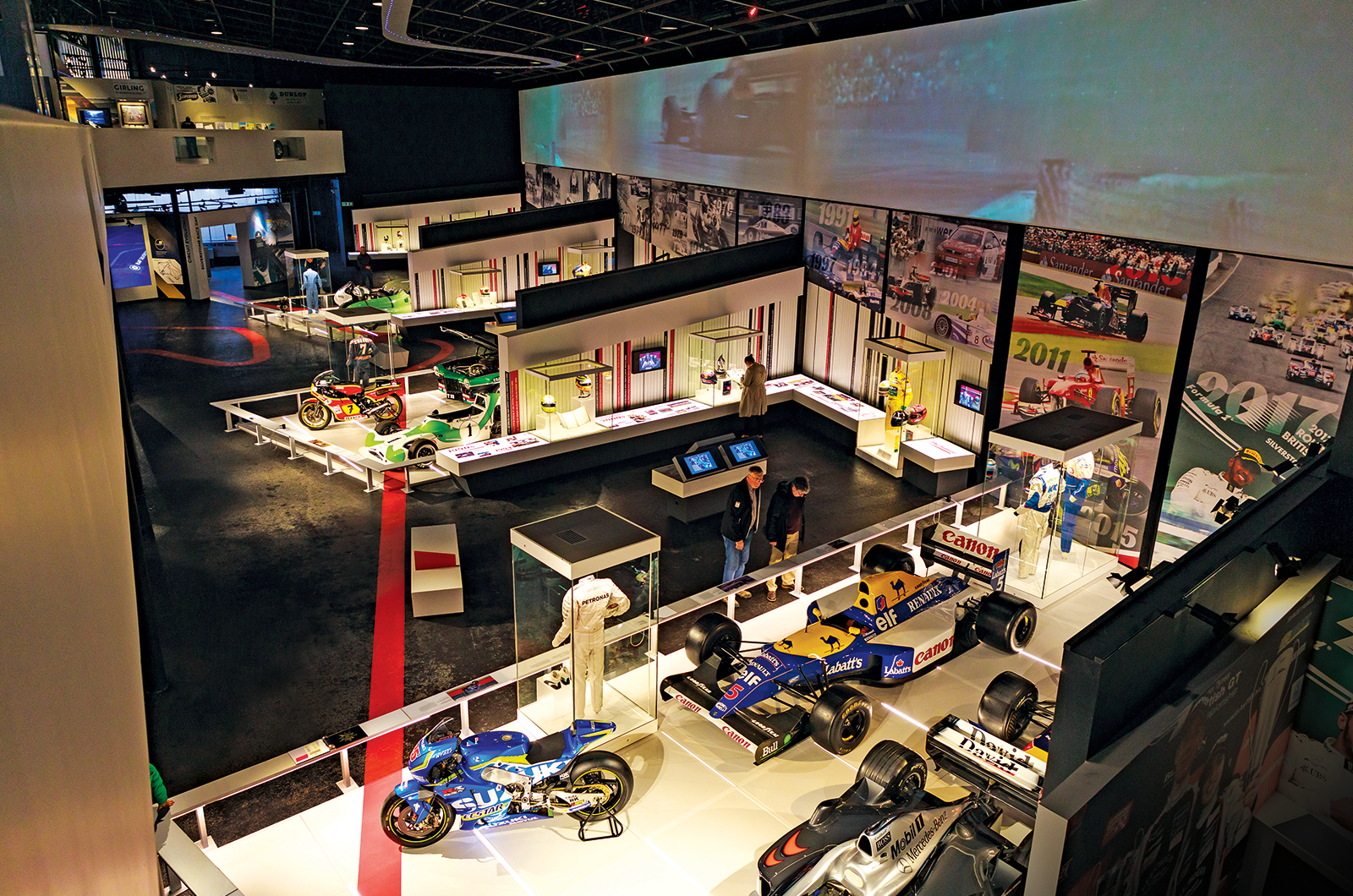 Classic & Sports Car – Classic shrine: Silverstone Interactive Museum