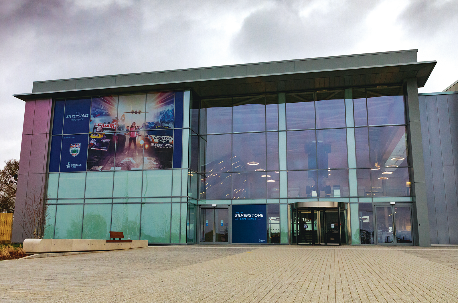 Classic & Sports Car – Classic shrine: Silverstone Interactive Museum