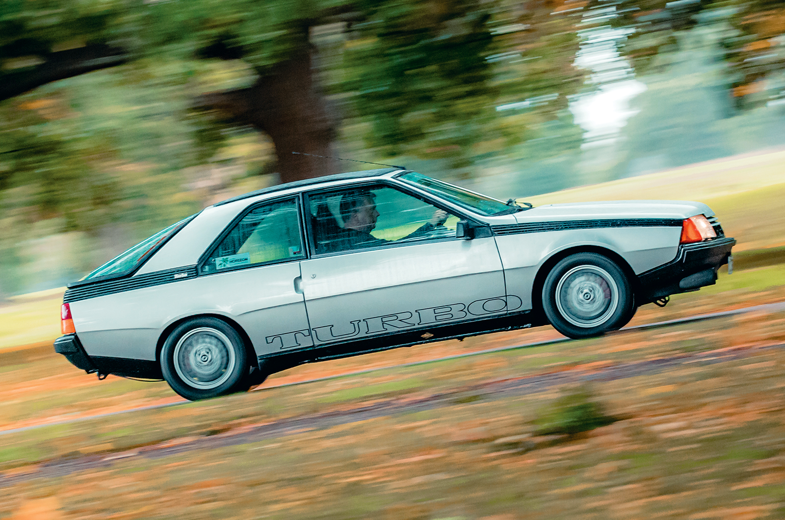 Classic & Sports Car – Ford Capri 2.8 Injection vs Renault Fuego Turbo vs Lancia HPE Volumex: a question of aspiration